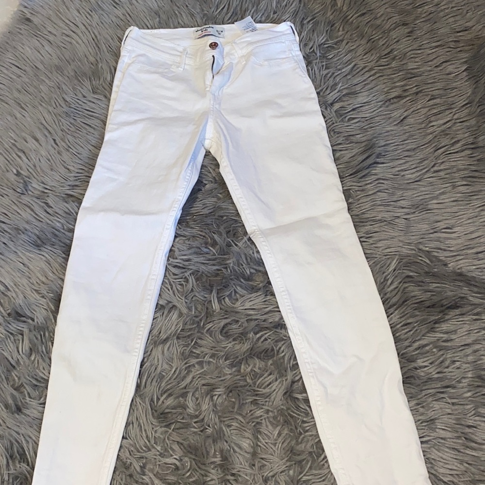 Girls white Abercrombie jeans size 13/14